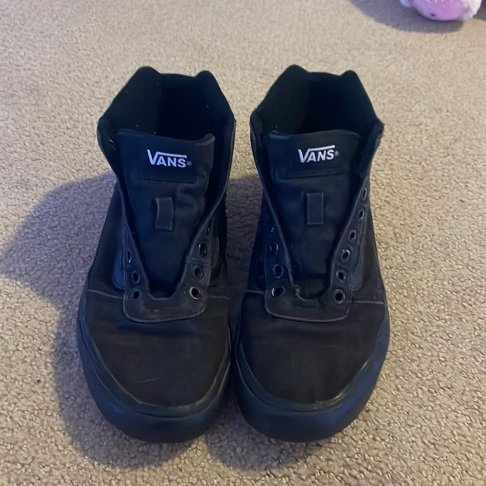all black vans